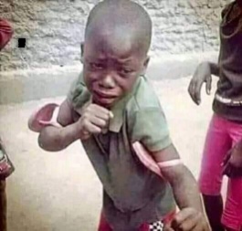 Abuchi When they start to dey praise you but ur mind is telling you to run for your life oo CRAMEMS MEMES